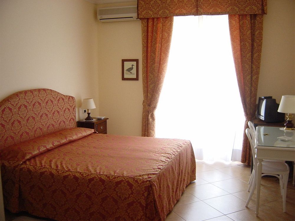 Hotel Verdemare Марина-ди-Пьетрасанта Экстерьер фото