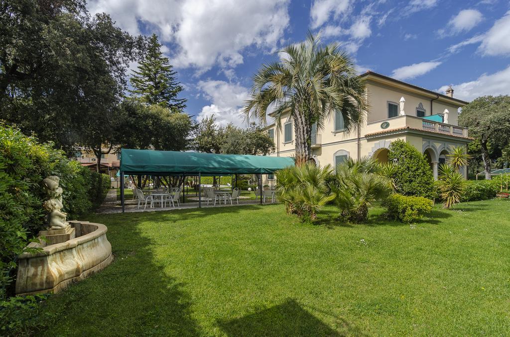 Hotel Verdemare Марина-ди-Пьетрасанта Экстерьер фото