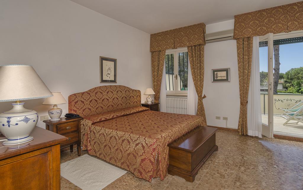 Hotel Verdemare Марина-ди-Пьетрасанта Экстерьер фото