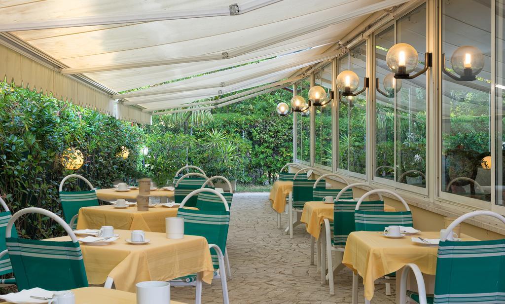 Hotel Verdemare Марина-ди-Пьетрасанта Экстерьер фото