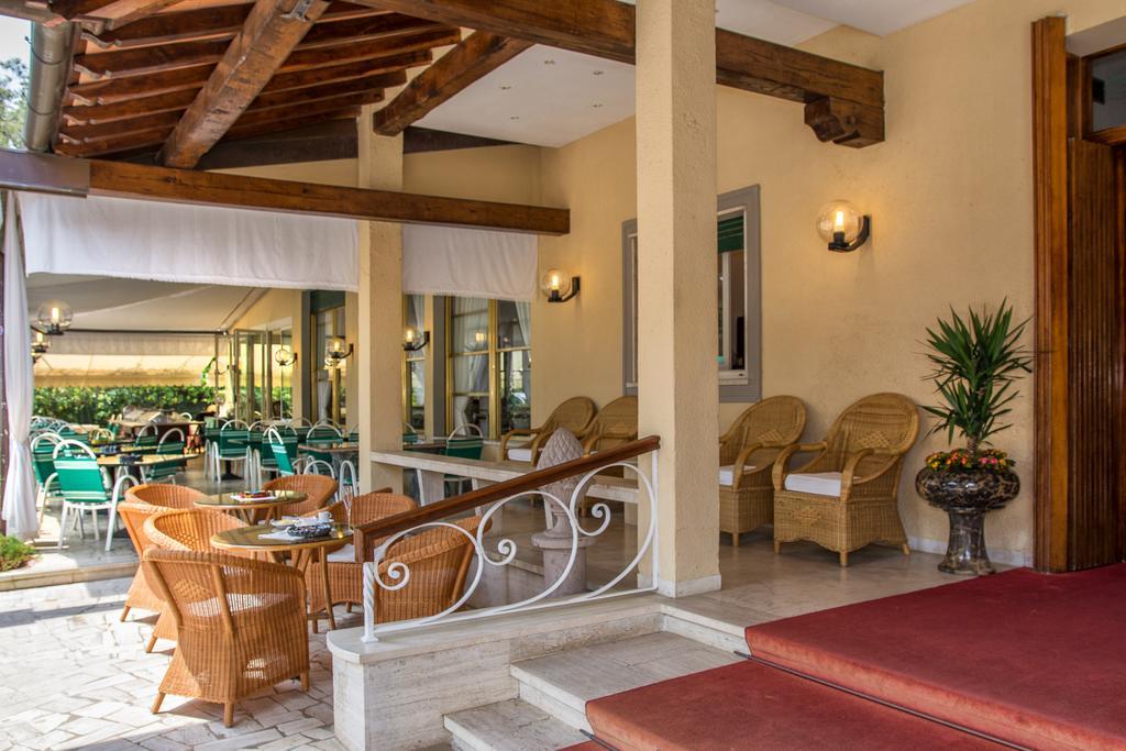 Hotel Verdemare Марина-ди-Пьетрасанта Экстерьер фото