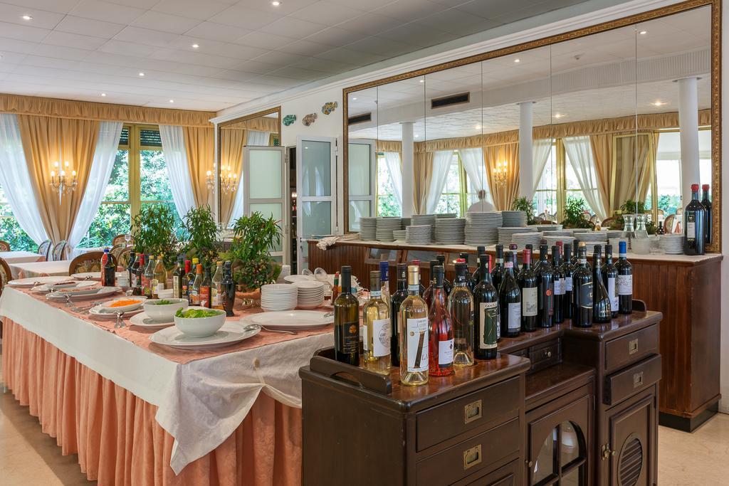 Hotel Verdemare Марина-ди-Пьетрасанта Экстерьер фото