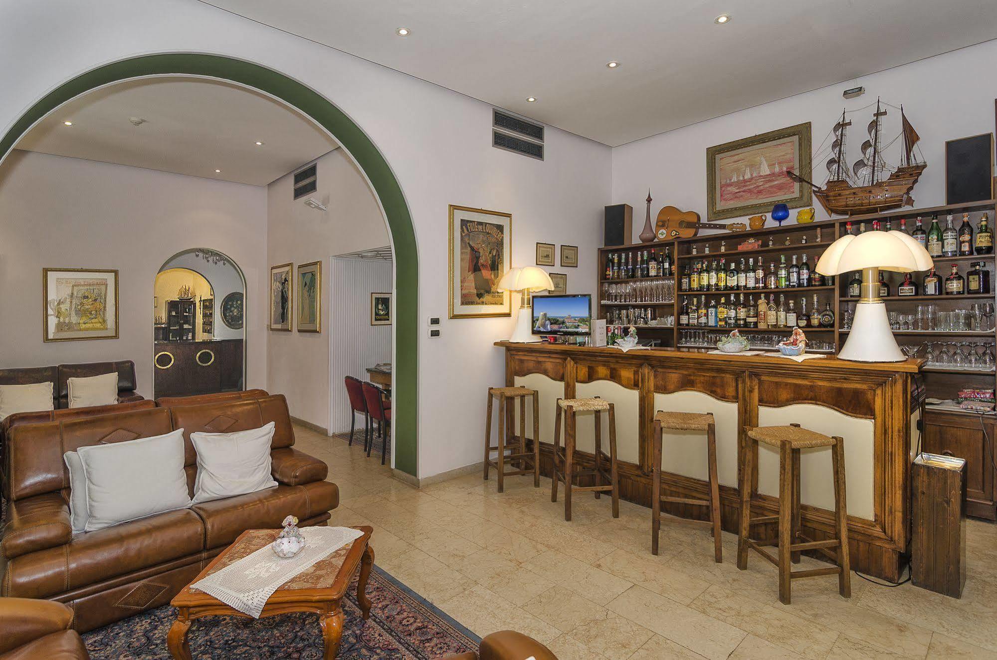 Hotel Verdemare Марина-ди-Пьетрасанта Экстерьер фото