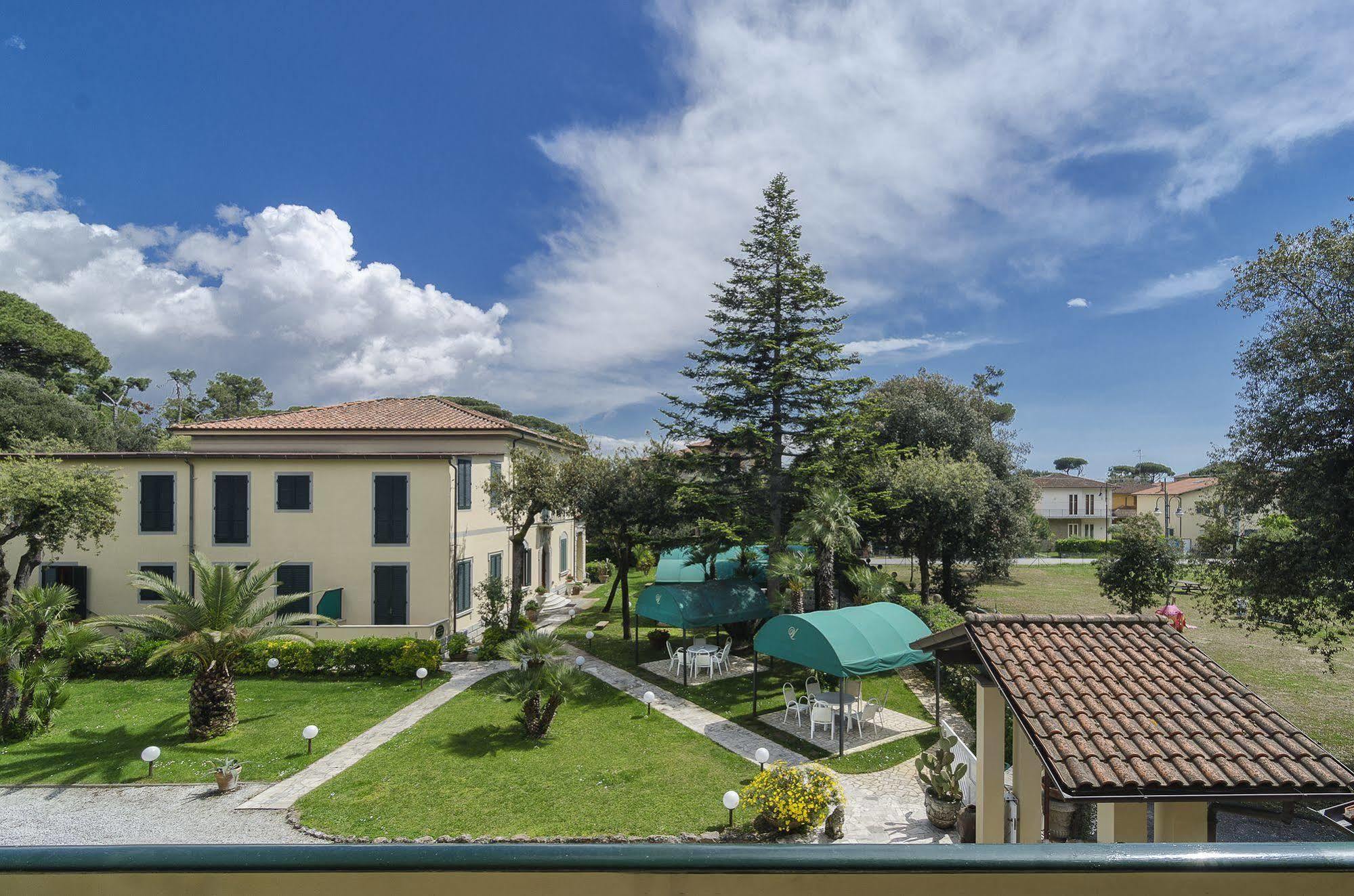 Hotel Verdemare Марина-ди-Пьетрасанта Экстерьер фото